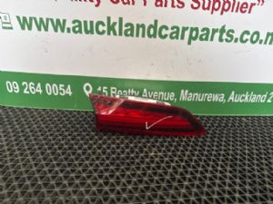 Skoda Karoq 2017-on L Tailgate Light