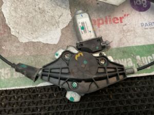 Mahindra XUV500 XUV500 2018-on LR Door Regulator Motor