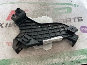 Audi Q3 8.5u 2015-2017 R Headlight Mount Bracket