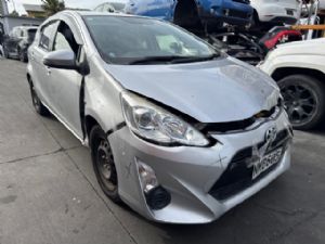 Toyota Aqua NHP10 2011-2015