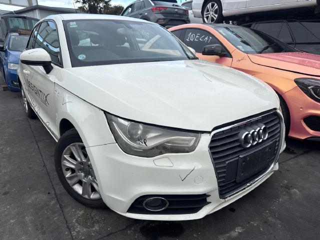 Audi A1 8X 2010-2011