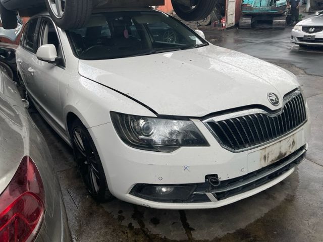 Skoda Superb 3T 2012-2015